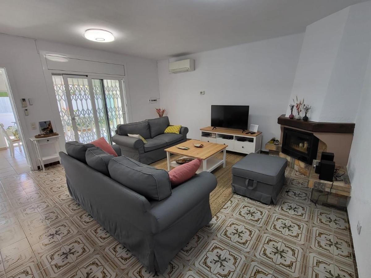 Torredembarra Cosy, Well Equipped House, 5 Min. From The Beach Kültér fotó